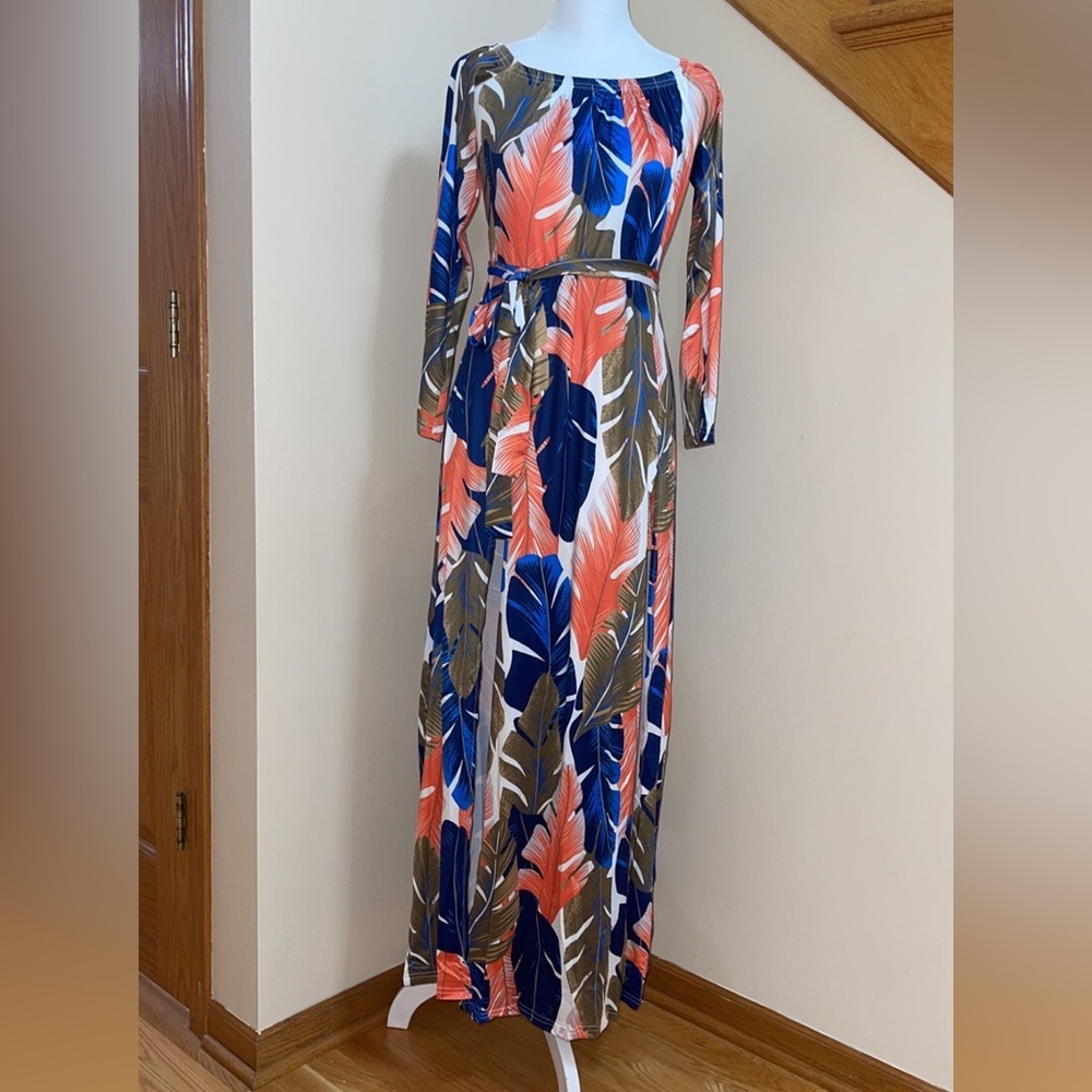 Women’s Beach Casual Dress Size Medium Floral Leaves Vibrant Color 2 Front Slits - Picture 2 of 8